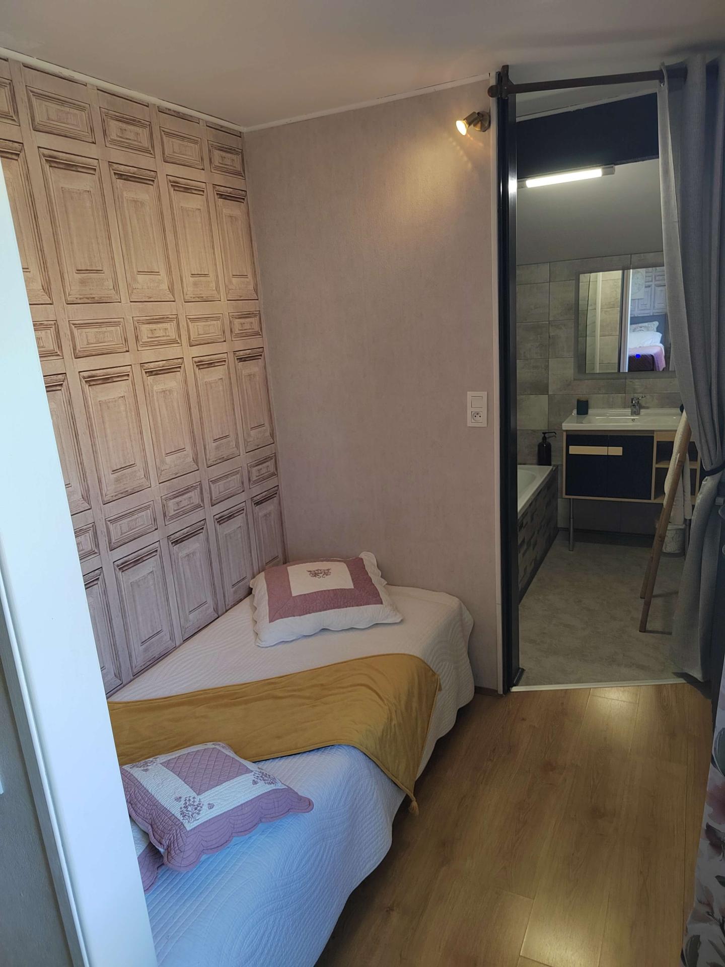 4 La mauve enfilade